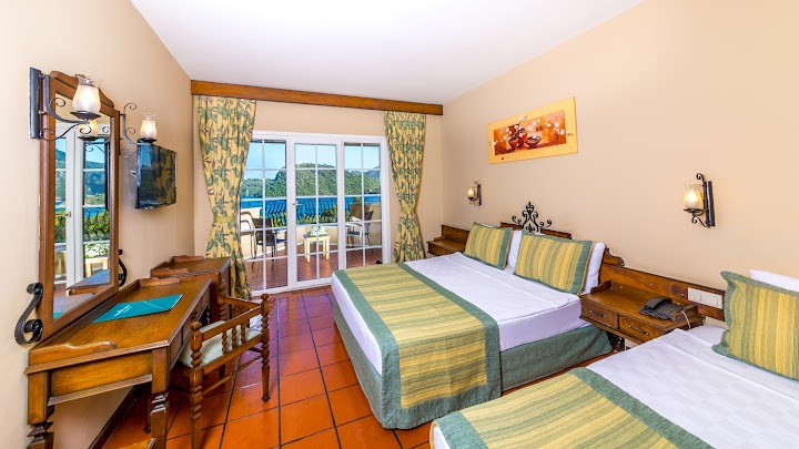 Watch our Grand Yazıcı Club Marmaris Palace review