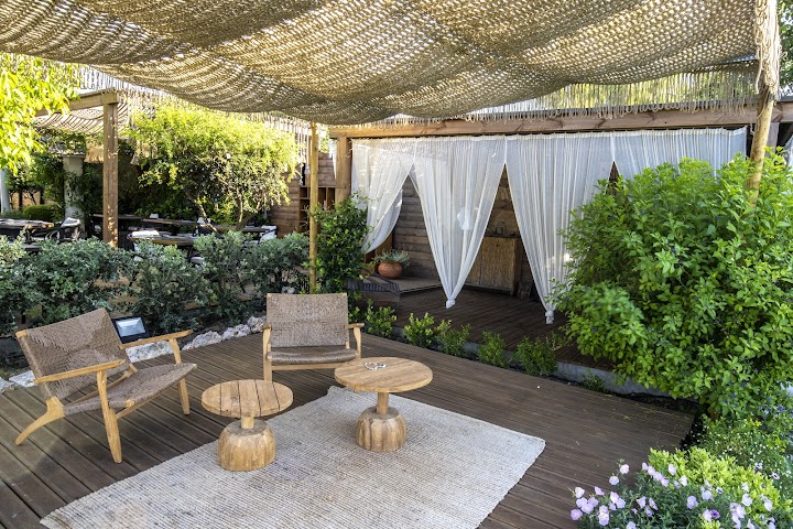 Watch our Mariposa Restaurant review