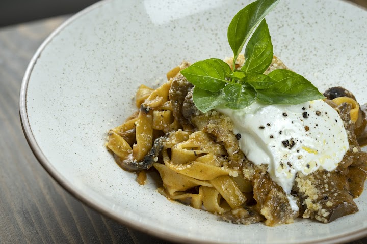 Watch our Mariposa Restaurant review