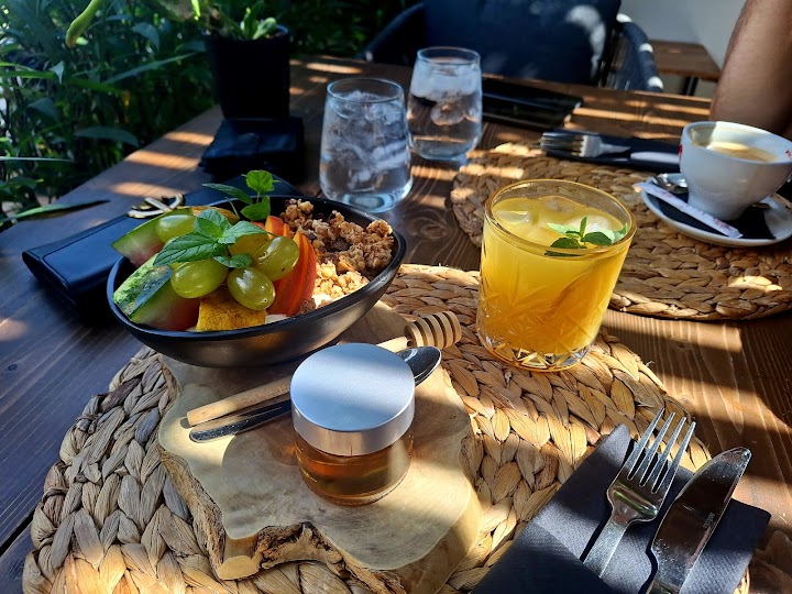 Watch our Mariposa Restaurant review