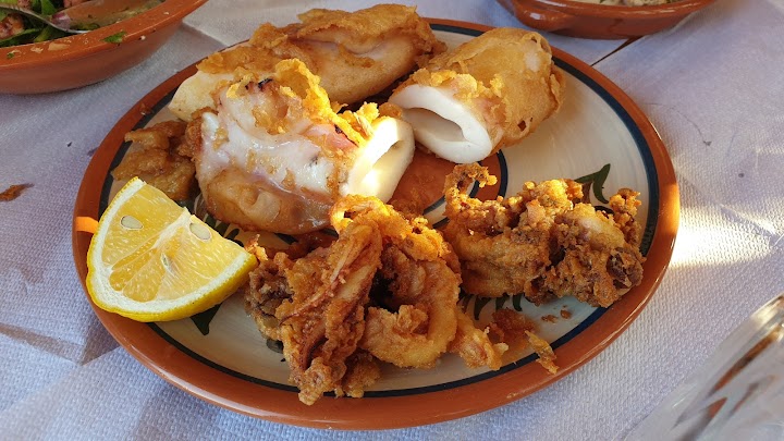 Watch our Συκοφιλος φαγαδικο - Sikofilos meze place review