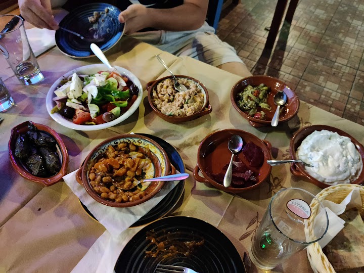 Watch our Συκοφιλος φαγαδικο - Sikofilos meze place review