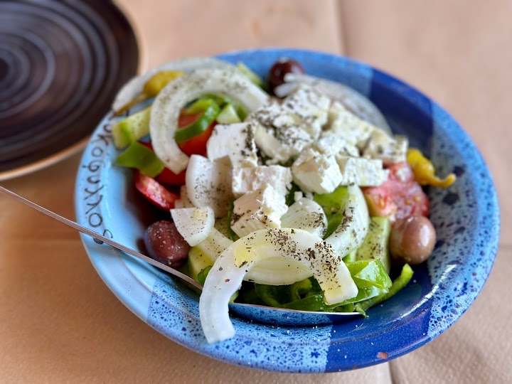 Watch our Συκοφιλος φαγαδικο - Sikofilos meze place review