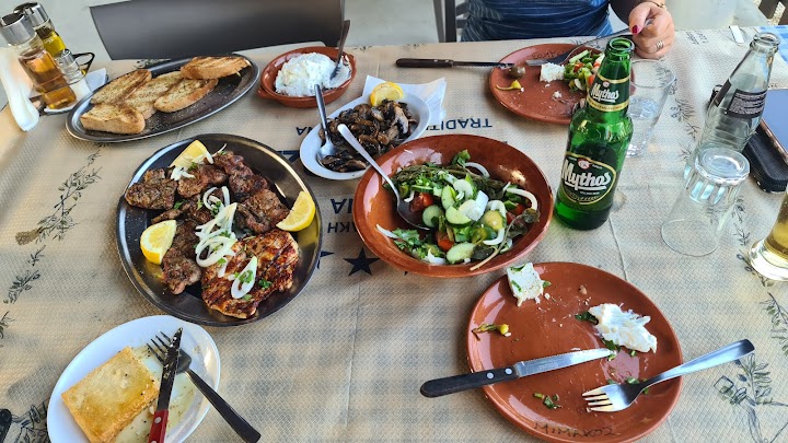 Watch our Mimakos Taverna- nunta Vula review