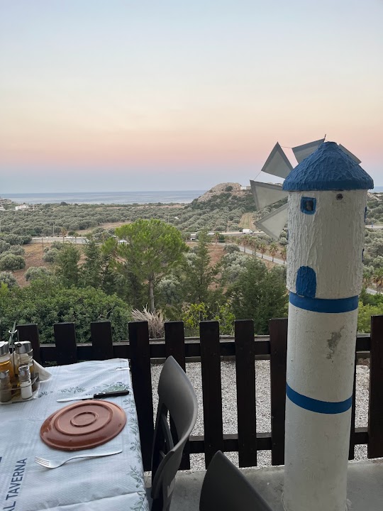 Watch our Mimakos Taverna- nunta Vula review