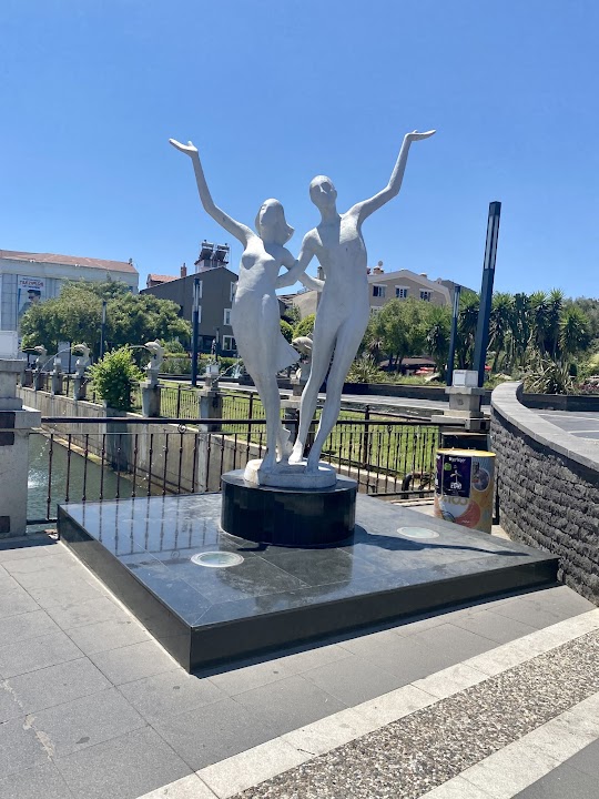 Watch our Dancing Fountain review