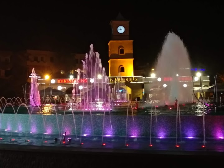 Watch our Dancing Fountain review