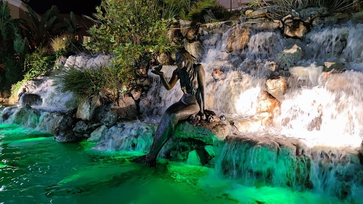 Watch our Dancing Fountain review